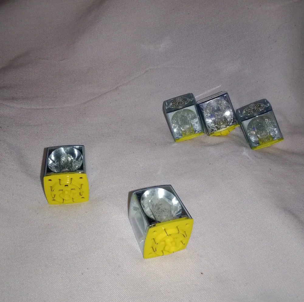 Vintage GE Camera Flash Cubes Read Description